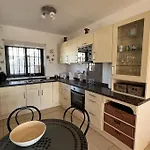 Casa Mo, 2 Bedroom Close To The Puerto del Carmen (Lanzarote)