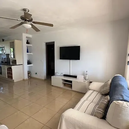 Apartment Casa Mo, 2 Bedroom Close To The Puerto del Carmen (Lanzarote)