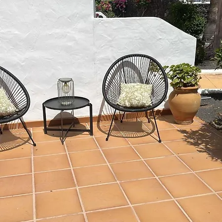 Casa Mo, 2 Bedroom Close To The Apartament Puerto del Carmen (Lanzarote)