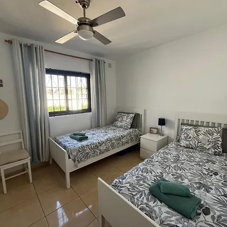 Apartment Casa Mo, 2 Bedroom Close To The Puerto del Carmen (Lanzarote)