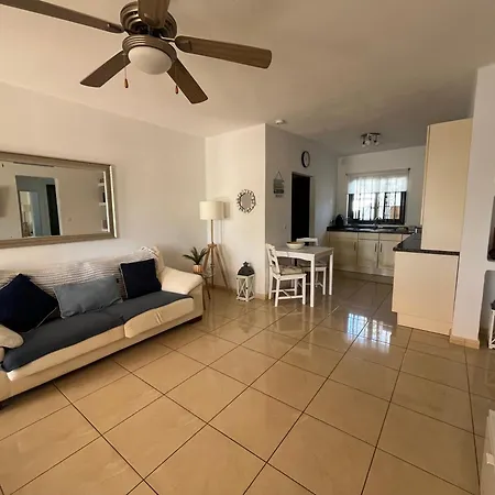 Casa Mo, 2 Bedroom Close To The Apartment Puerto del Carmen (Lanzarote)