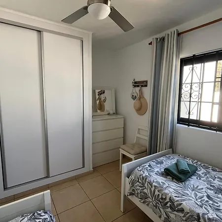 Casa Mo, 2 Bedroom Close To The * Puerto del Carmen (Lanzarote)